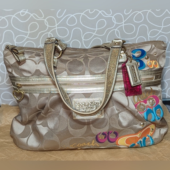 Coach Handbags - Coach Poppy Daisy Pop C Applique Tote